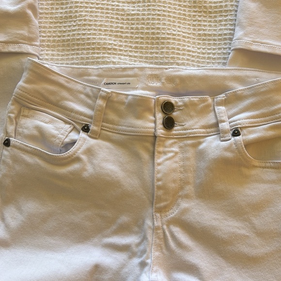 Kut from the Kloth white cropped Jeans. Cameron straight leg. Mid rise - Picture 2 of 14